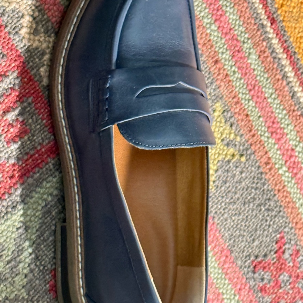 Earth Women's Navy Loafers